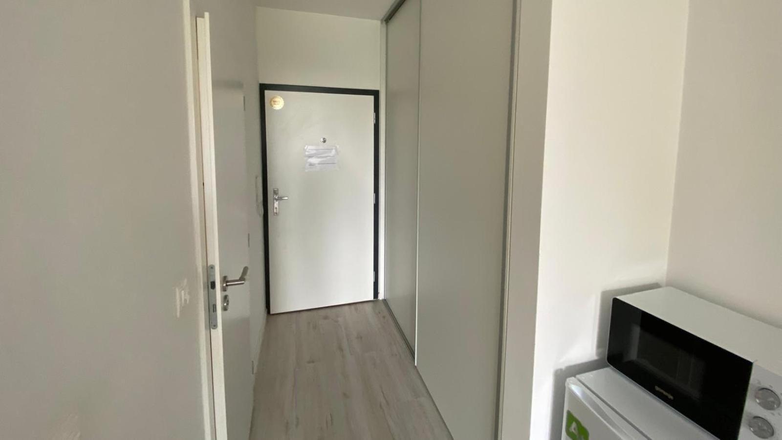 1 Room Apartment With Terrace, Slnecnice, 18B Bratislava Esterno foto