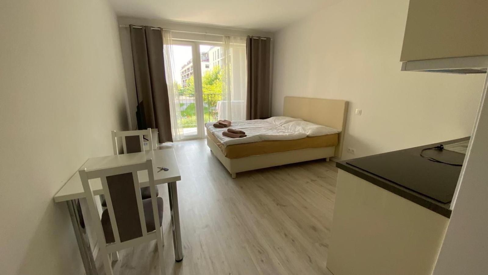 1 Room Apartment With Terrace, Slnecnice, 18B Bratislava Esterno foto